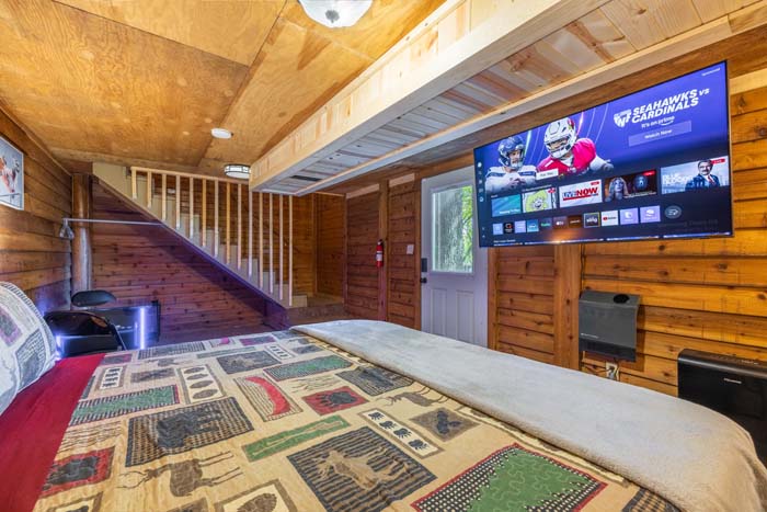 Winter view of Big Oak Cabin retreat