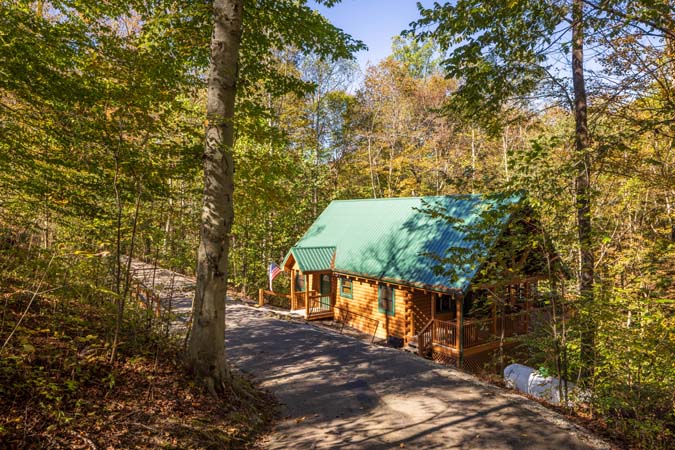 High end furnishings inside Cardinal Cabin