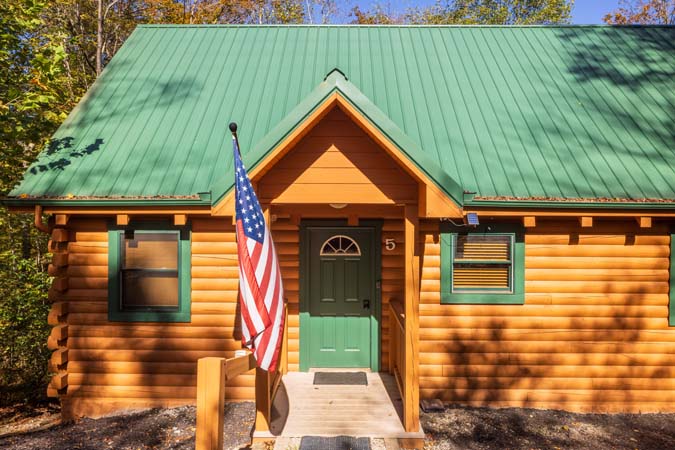 Living area layout for family gatherings at Cardinal Cabin