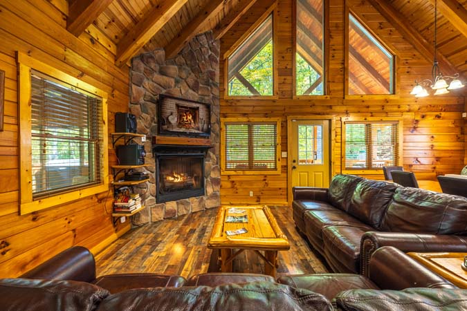 Additional sleeping space for groups at Cardinal Cabin