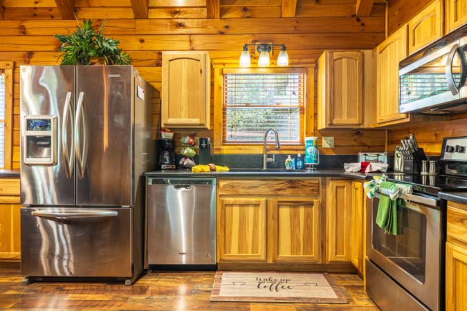 Rec area with ping pong table at Cardinal Cabin