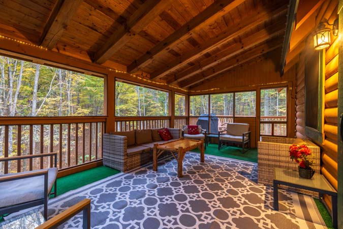 Cardinal Cabin nestled deep in Hocking Hills Ohio
