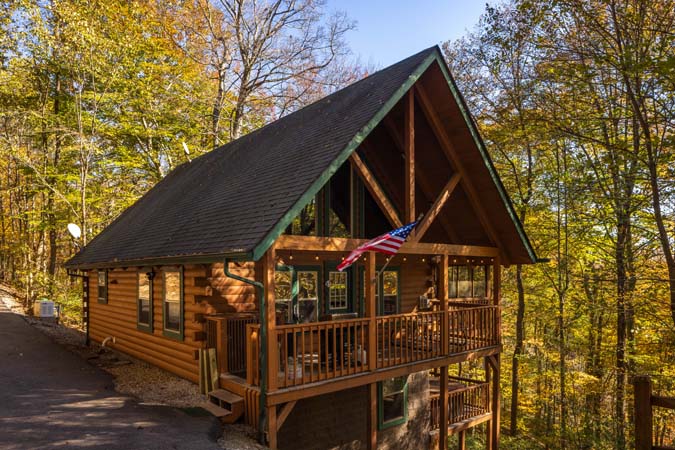 Multi level chalet style Chickadee Cabin in Hocking Hills Ohio