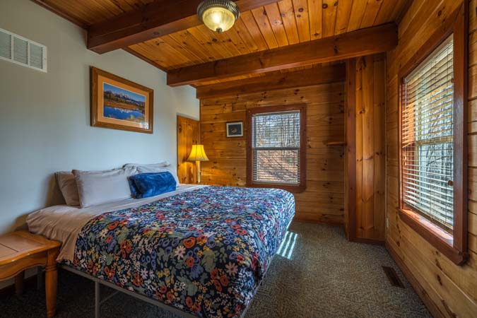 Indoor game area at Chickadee Cabin