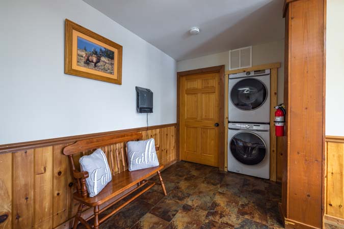 Pet friendly cabin setting at Chickadee Cabin