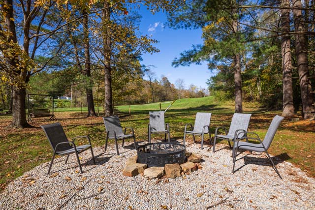 Country Cottage scenic outdoor setting