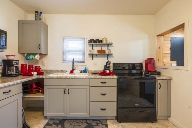 Country Cottage outdoor guest area