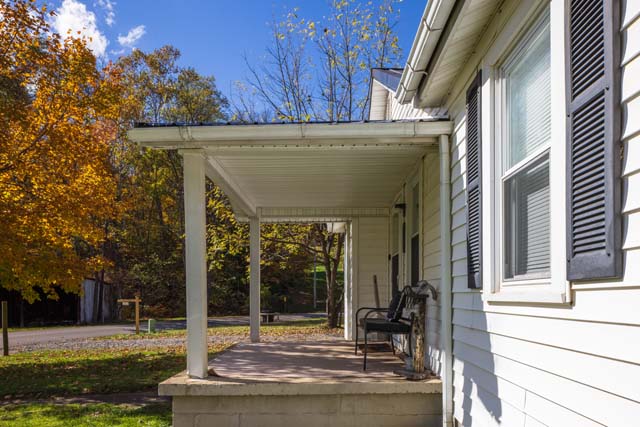 Country Cottage kitchen area