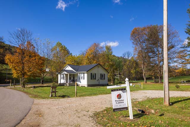 Country Cottage bathroom interior