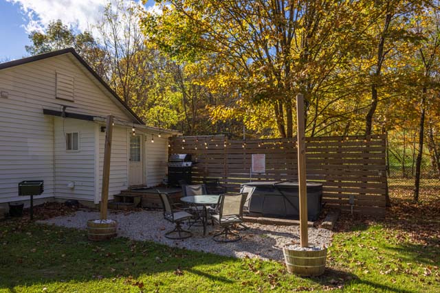Country Cottage outdoor fire pit