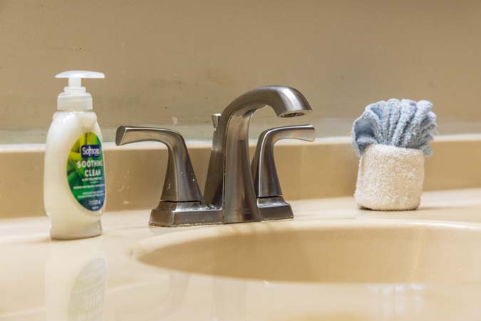 Main level accessible bathroom at High Point Lodge