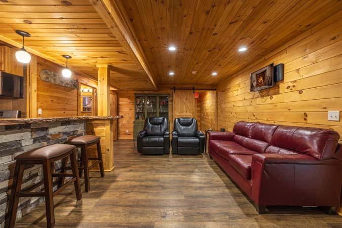 High Point Lodge offering luxury indoor amenities