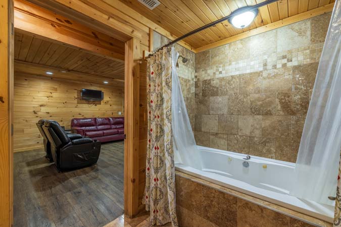 Park like landscaping at High Point Lodge