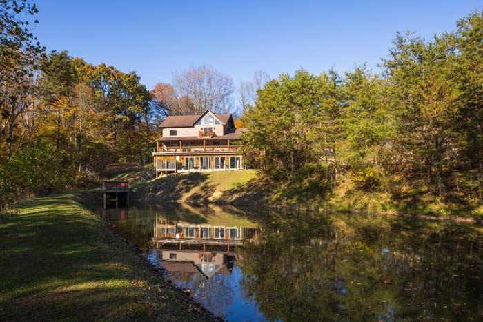 Luxury lodge with elevated views and peaceful rural setting