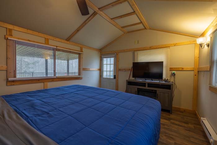 Secluded lodge with panoramic views and natural landscape