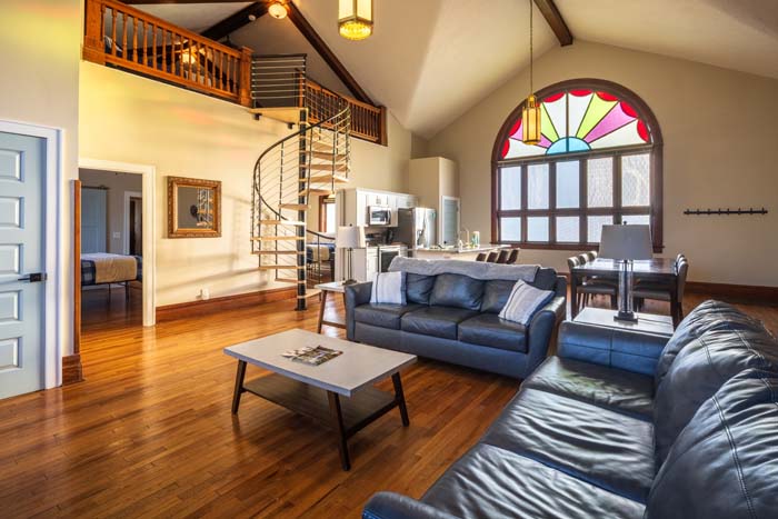 Second king bedroom with private en-suite and wall-mounted TV