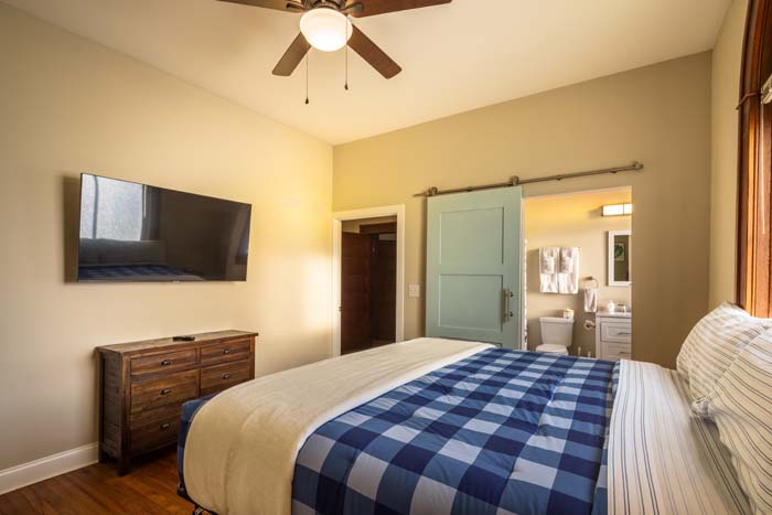 Wide-angle view of great room and loft at Dragonfly Inn