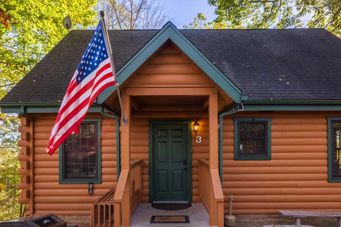 Mockingbird Cabin showing multi level log design