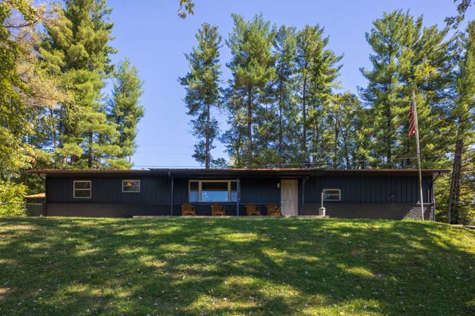 Onyx Outpost exterior modern cabin in Hocking Hills Ohio