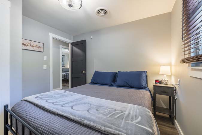 Second private bedroom at Onyx Outpost