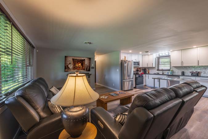 Front exterior view of Onyx Outpost near Old Mans Cave