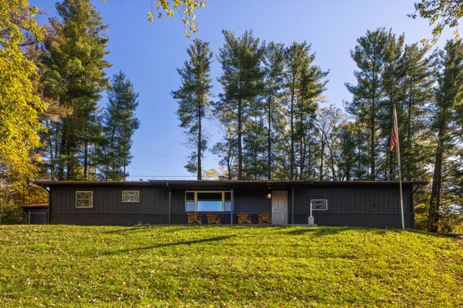 Comfortable modern design at Onyx Outpost