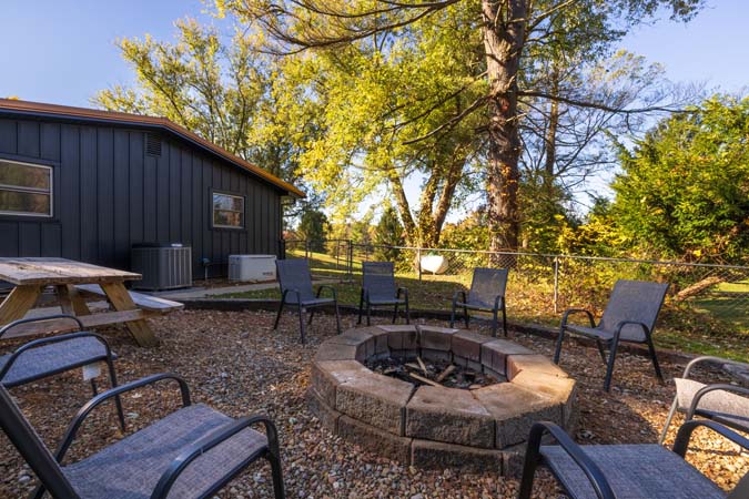 Onyx Outpost close to hiking trails in Hocking Hills Ohio