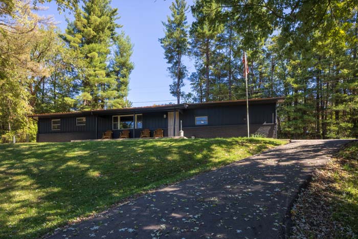 Onyx Outpost Hocking Hills modern cabin rental