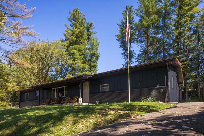 Onyx Outpost Hocking Hills rental for families