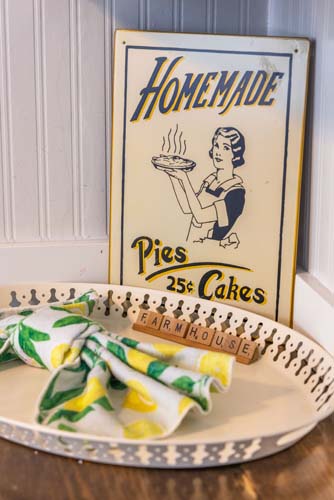 Homemade pies sign with lemon-print linens