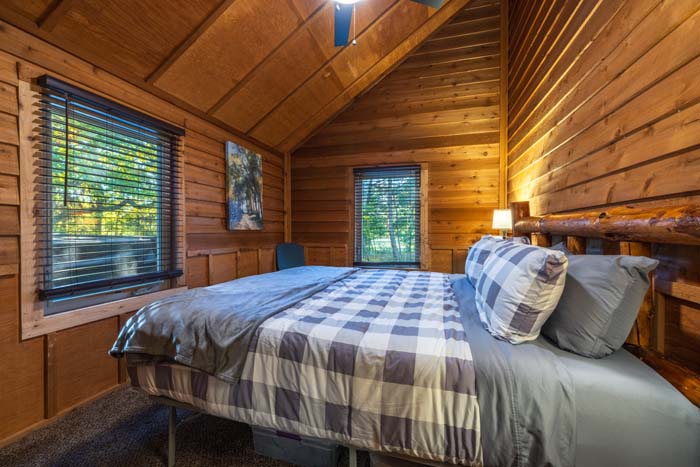 Exterior view of Sassafras Cabin