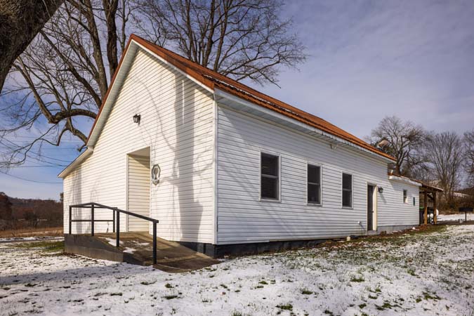 Front exterior view of The Grange near Rock House in Hocking Hills Ohio