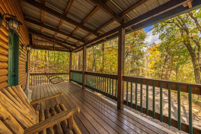 Wooded landscape around Big Oak Cabin in Hocking Hills Ohio