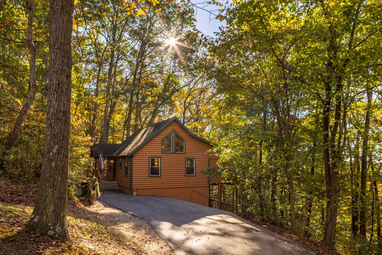Bluebird Cabin in Hocking Hills Ohio, photo 3 of 57