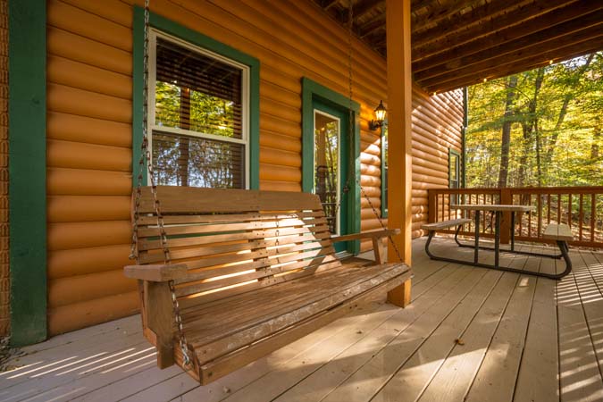 Private queen bedroom at Bluebird Cabin