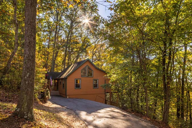Private forest retreat at Bluebird Cabin in Hocking Hills Ohio