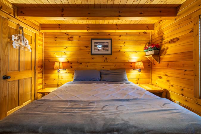 Fully equipped kitchen at Catbird Cabin in Hocking Hills Ohio