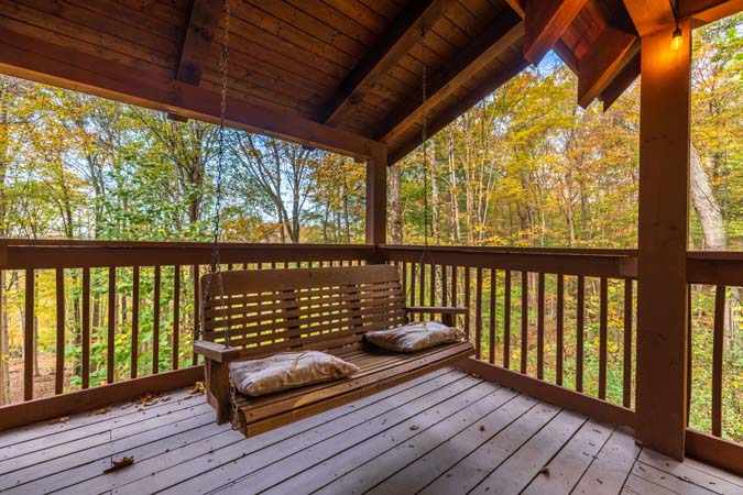 Quiet nature setting around Catbird Cabin