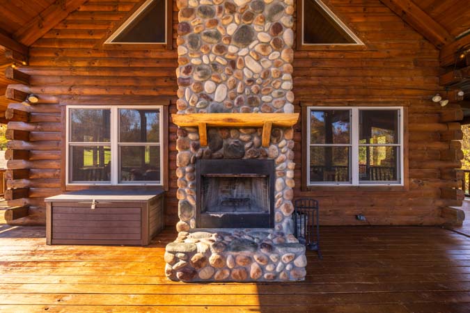 Queen bedroom balcony
