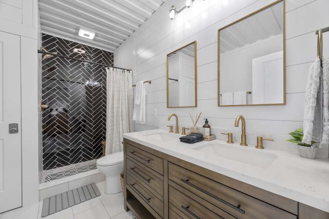 Third bedroom with queen bed in Hocking Hills Ohio