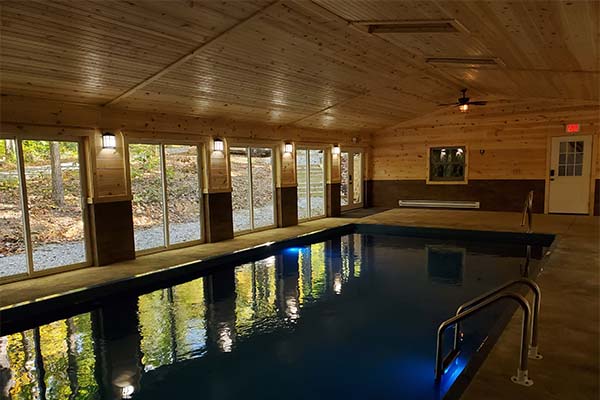 pool, side view indoors