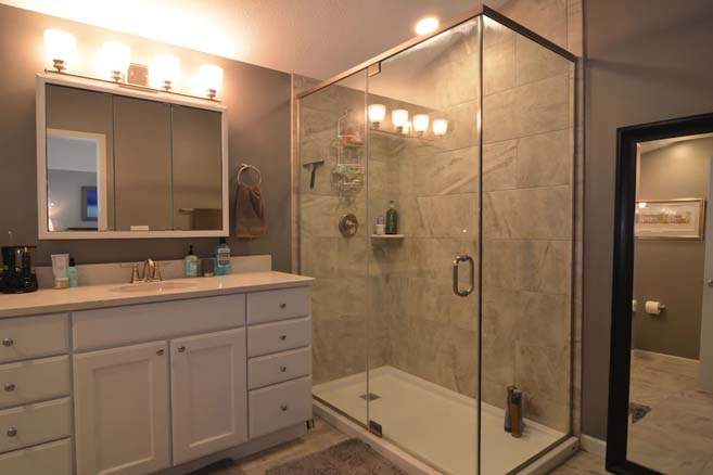 bathroom with stand up shower