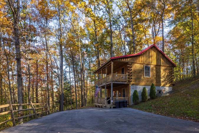 Secluded Little Pine Cabin surrounded by trees in Hocking Hills Ohio
