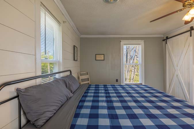 Parking area near Ruby Farmhouse